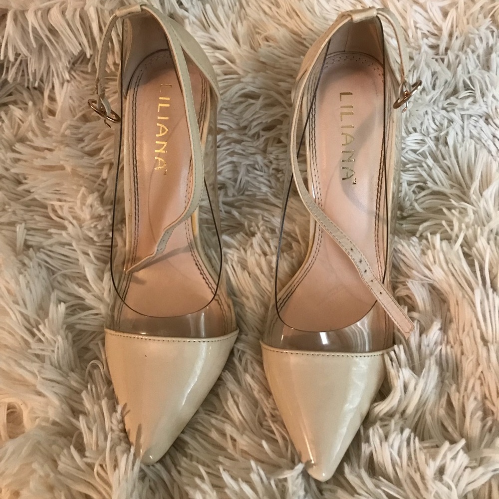 Transparent beige pointed toe heels !